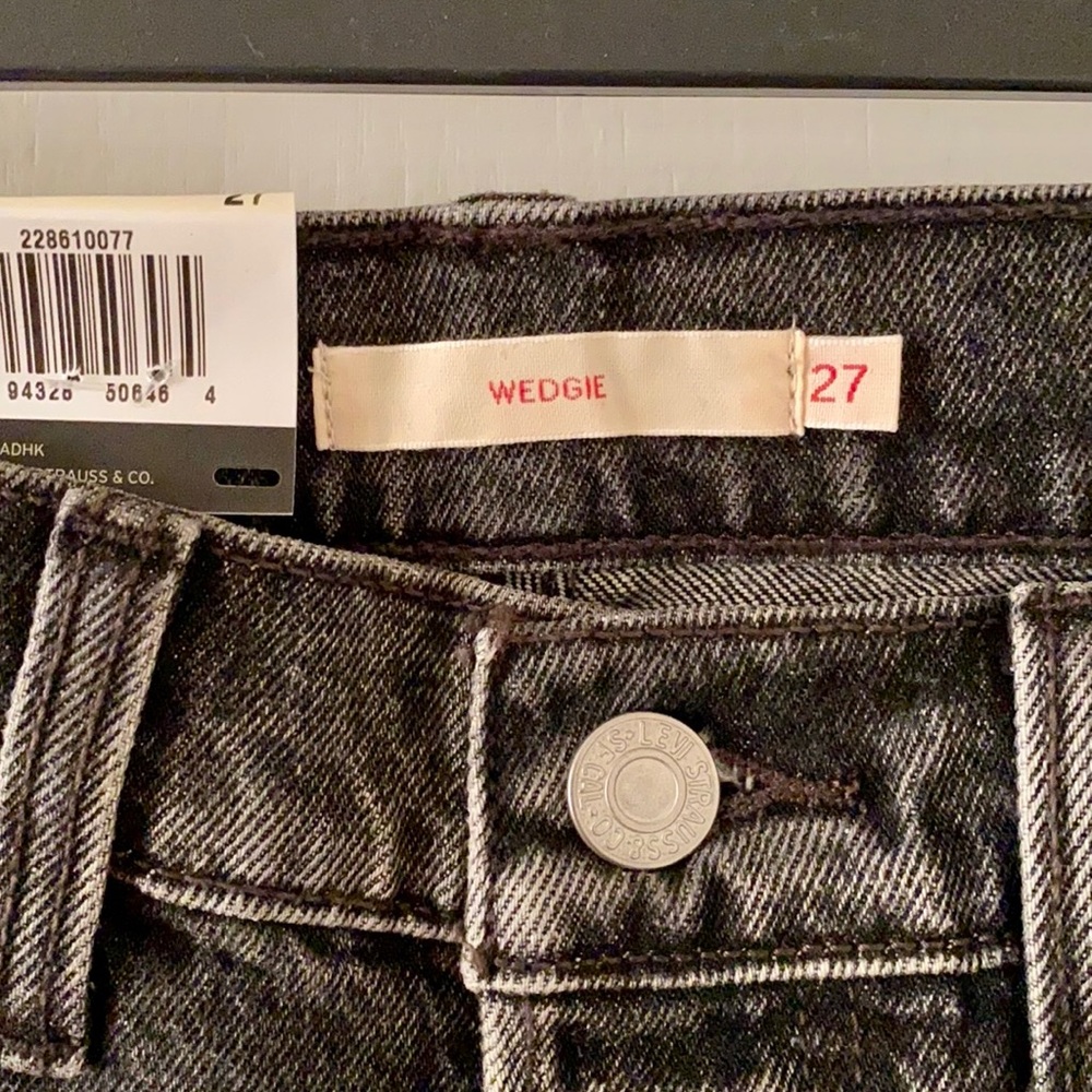 NWT Levi’s High Rise Wedgie Jeans - Picture 7 of 9